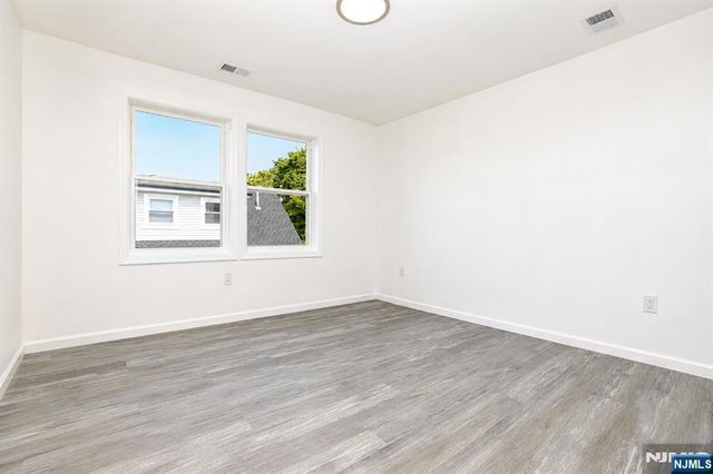 131 Lindsley Place, East Orange, NJ 07017