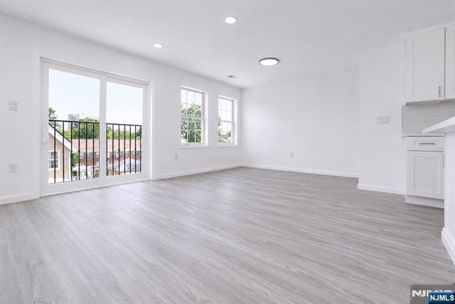 131 Lindsley Place, East Orange, NJ 07017