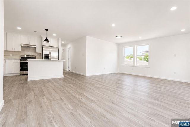 131 Lindsley Place, East Orange, NJ 07017