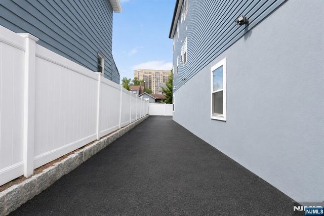 131 Lindsley Place, East Orange, NJ 07017