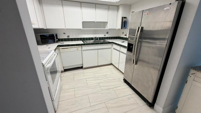 9117 Green Meadows Way, Palm Beach Gardens, FL 33418