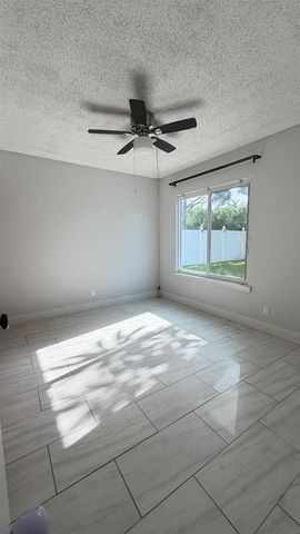 9117 Green Meadows Way, Palm Beach Gardens, FL 33418