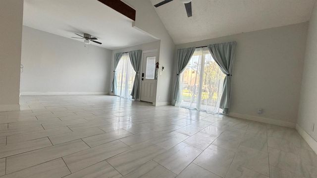 9117 Green Meadows Way, Palm Beach Gardens, FL 33418