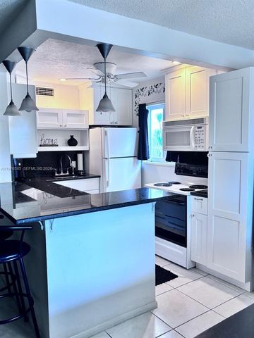 118 Northampton F 118, West Palm Beach, FL 33417