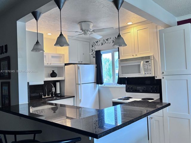 118 Northampton F 118, West Palm Beach, FL 33417