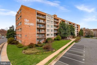 5851 QUANTRELL AVE #109, Alexandria, VA 22312