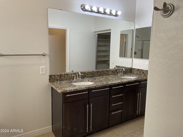 23130 N 40TH Place, Phoenix, AZ 85050