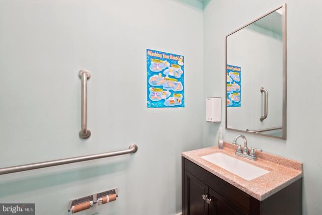 512-18 E GIRARD AVE, Philadelphia, PA 19124