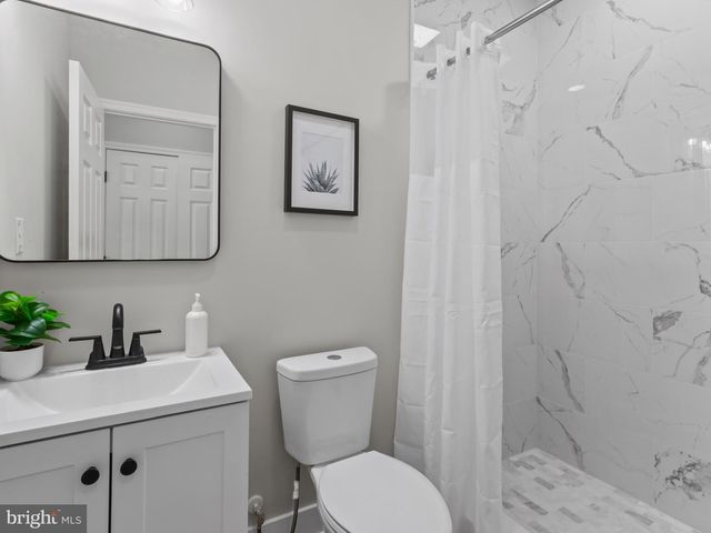 5 N CLINTON ST, Baltimore, MD 21224