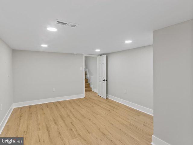 5 N CLINTON ST, Baltimore, MD 21224