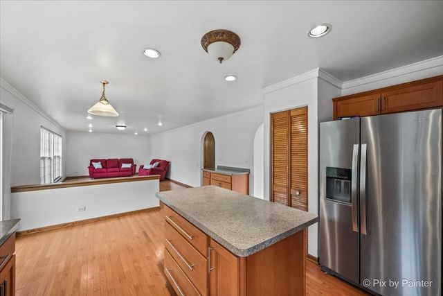 1850 Mission Hills Drive, Elgin, IL 60123