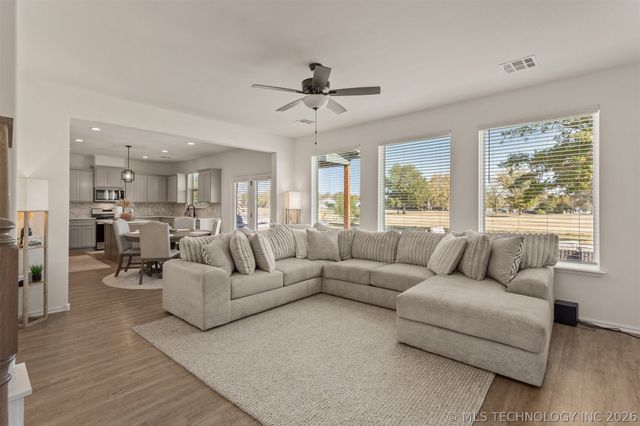 31185 E 65th Court S, Broken Arrow, OK 74014