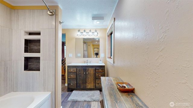 79 Duck Lake Road, Omak, WA 98841