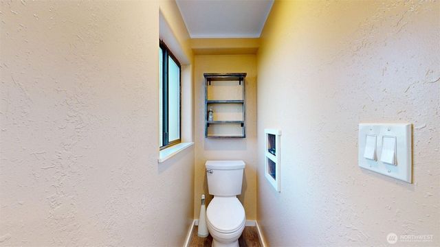 79 Duck Lake Road, Omak, WA 98841