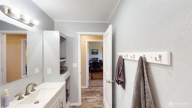 79 Duck Lake Road, Omak, WA 98841