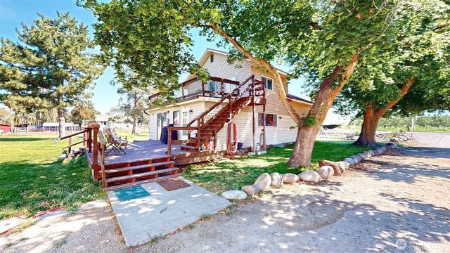 79 Duck Lake Road, Omak, WA 98841