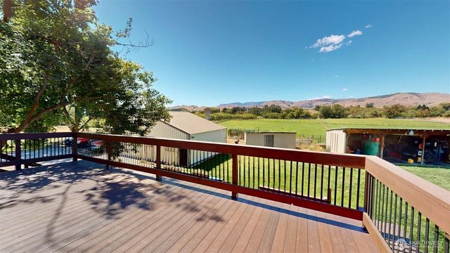 79 Duck Lake Road, Omak, WA 98841