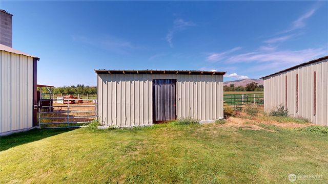 79 Duck Lake Road, Omak, WA 98841