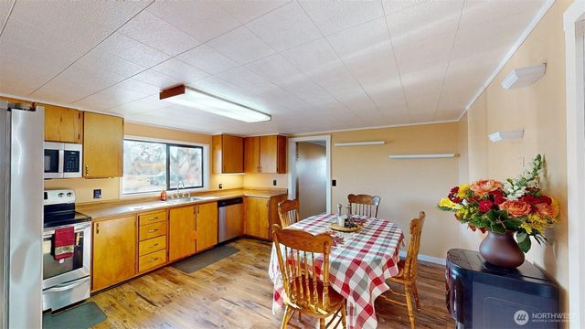 79 Duck Lake Road, Omak, WA 98841