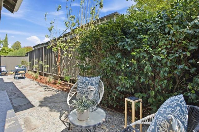 1613 Kentfield, Redwood City, CA 94061