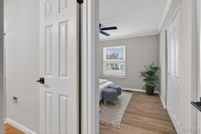 525 Fox Crest Drive, Hazelwood, MO 63042