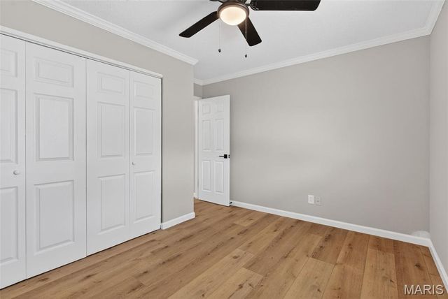 525 Fox Crest Drive, Hazelwood, MO 63042