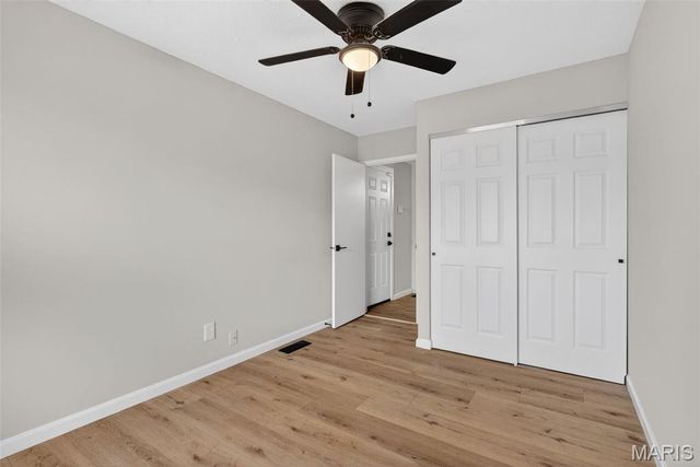 525 Fox Crest Drive, Hazelwood, MO 63042