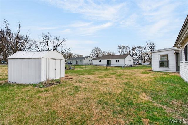 525 Fox Crest Drive, Hazelwood, MO 63042