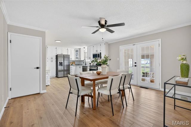 525 Fox Crest Drive, Hazelwood, MO 63042