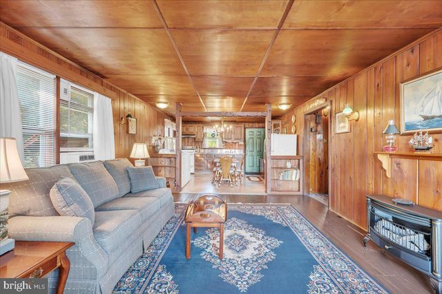 3308 S SHORE DR, Williamstown, NJ 08094