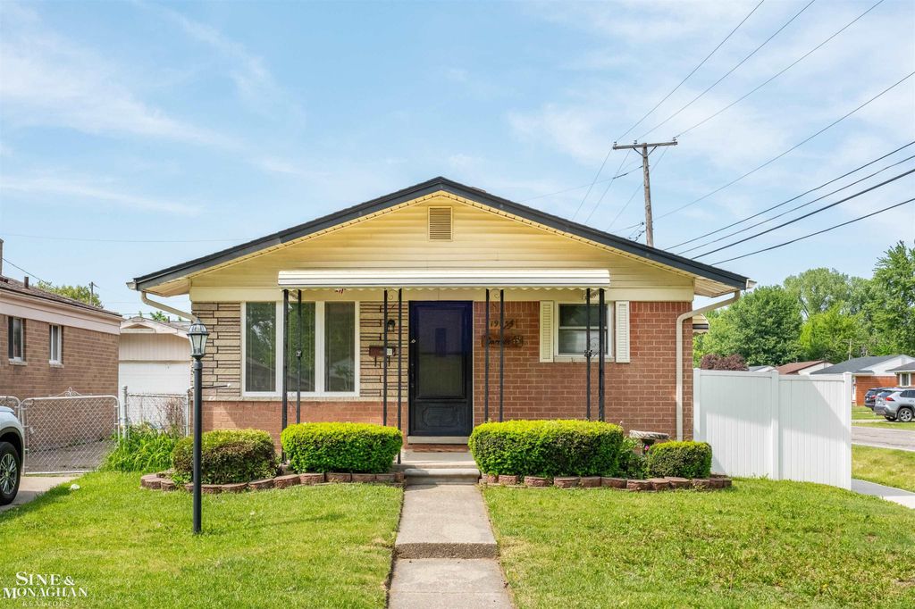 19655 Opal Street, Clinton Twp, MI 48035