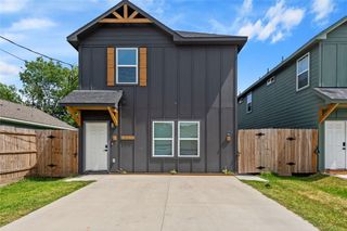 8211 Barlow Street, Houston, TX 77028