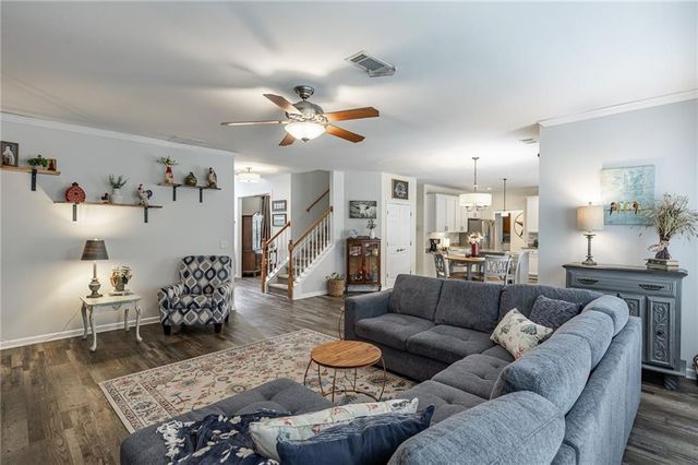 933 Cruce Lake Drive, Hoschton, GA 30548