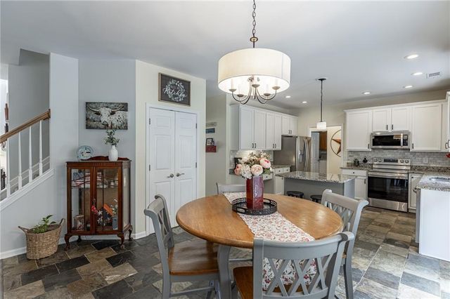 933 Cruce Lake Drive, Hoschton, GA 30548