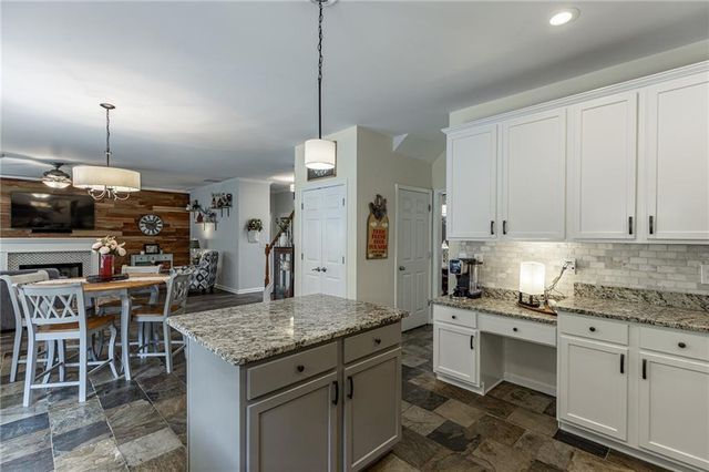 933 Cruce Lake Drive, Hoschton, GA 30548