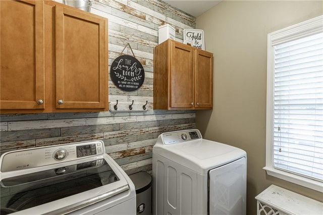 933 Cruce Lake Drive, Hoschton, GA 30548