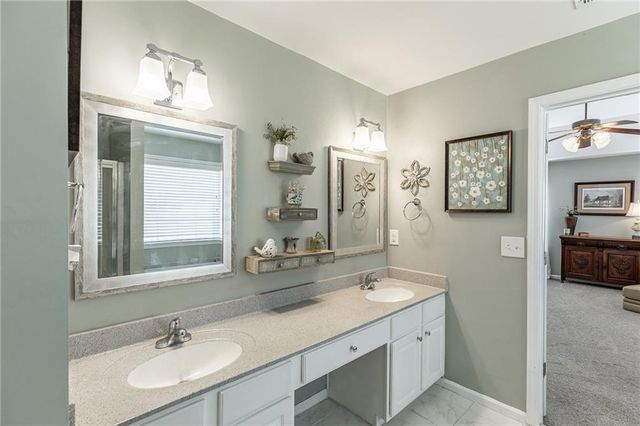 933 Cruce Lake Drive, Hoschton, GA 30548
