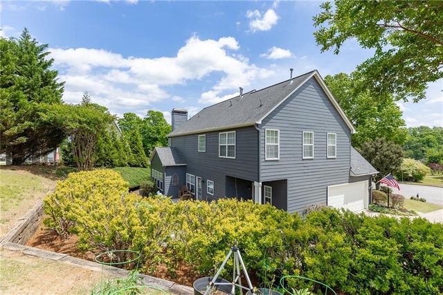 933 Cruce Lake Drive, Hoschton, GA 30548