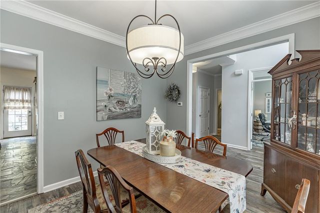933 Cruce Lake Drive, Hoschton, GA 30548