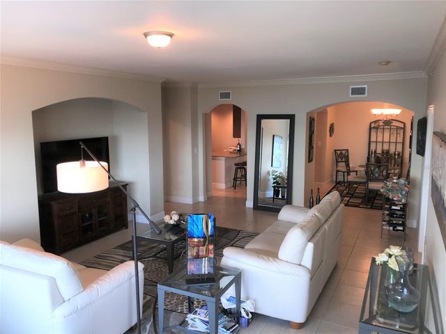 808 3RD AVENUE W 509, Bradenton, FL 34205