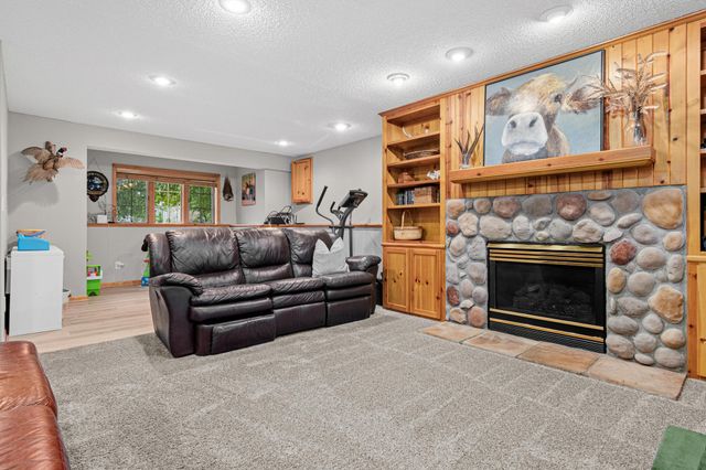 2060 121st Lane NW, Coon Rapids, MN 55448