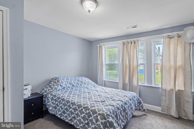 130 W EDGEVALE RD, Baltimore, MD 21225