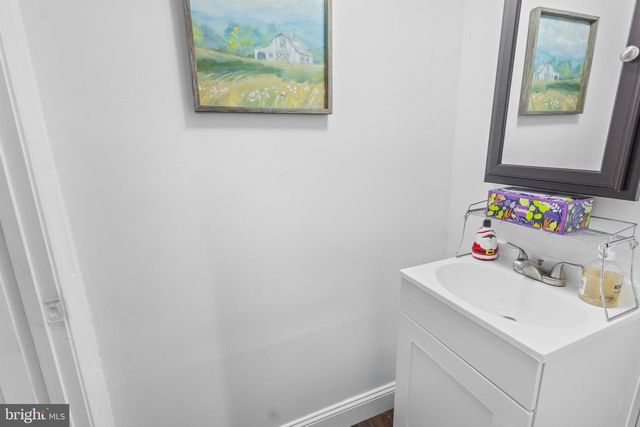 130 W EDGEVALE RD, Baltimore, MD 21225