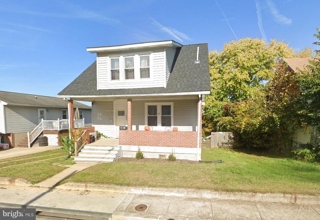 Image 1 of property listing at 130 W EDGEVALE RD, Baltimore, MD 21225