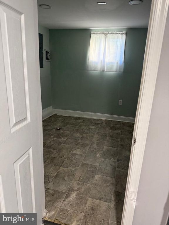 Image 4 of property listing at 130 W EDGEVALE RD, Baltimore, MD 21225