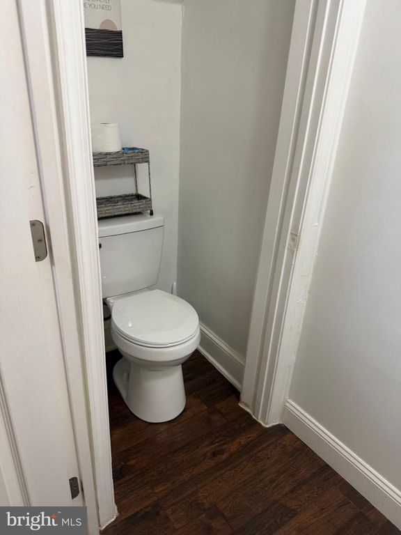 Image 5 of property listing at 130 W EDGEVALE RD, Baltimore, MD 21225