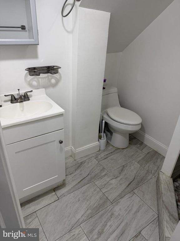 Image 6 of property listing at 130 W EDGEVALE RD, Baltimore, MD 21225