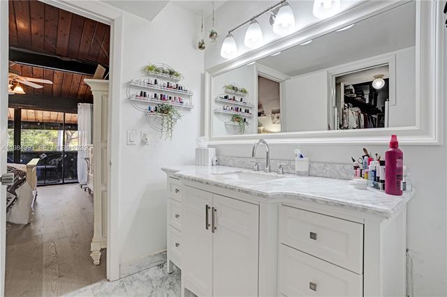 19220 NE 25th Ave 271B, Miami, FL 33180