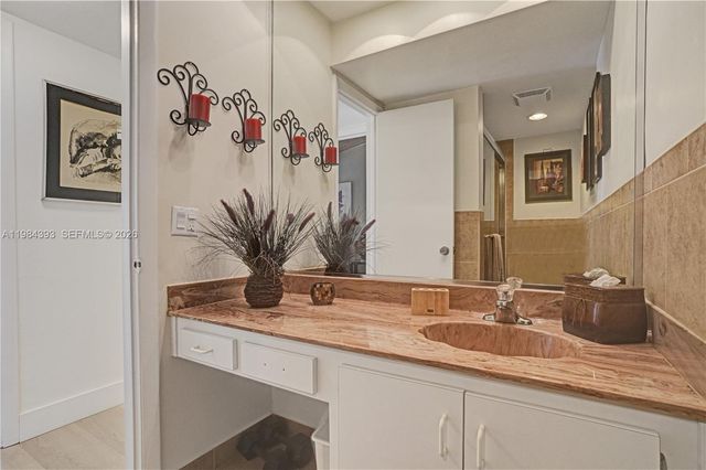 19220 NE 25th Ave 271B, Miami, FL 33180