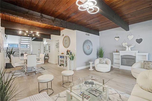 19220 NE 25th Ave 271B, Miami, FL 33180